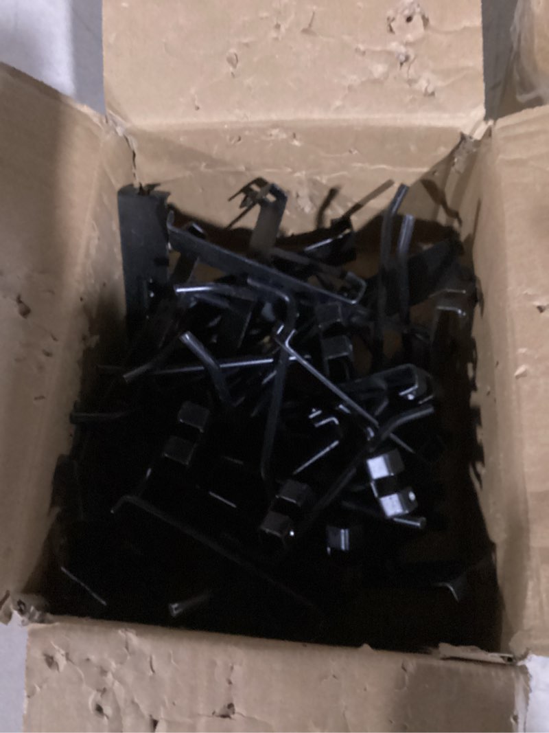 Condition photo showing Good Condition for 32 Pcs Gridwall Hooks, 4 Inch Display Hooks for Grid Wall Black Heavy Duty Hook for Grid Wall Panels Metal Gridwall Accessory for Home, Retail, Displays, Storage