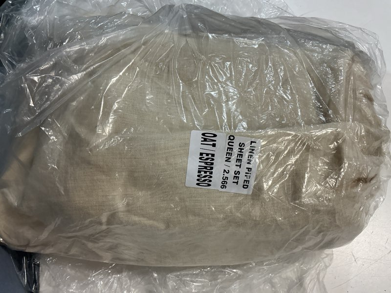 Condition photo showing Good Condition for quince linen piped sheet set queen oat/espresso