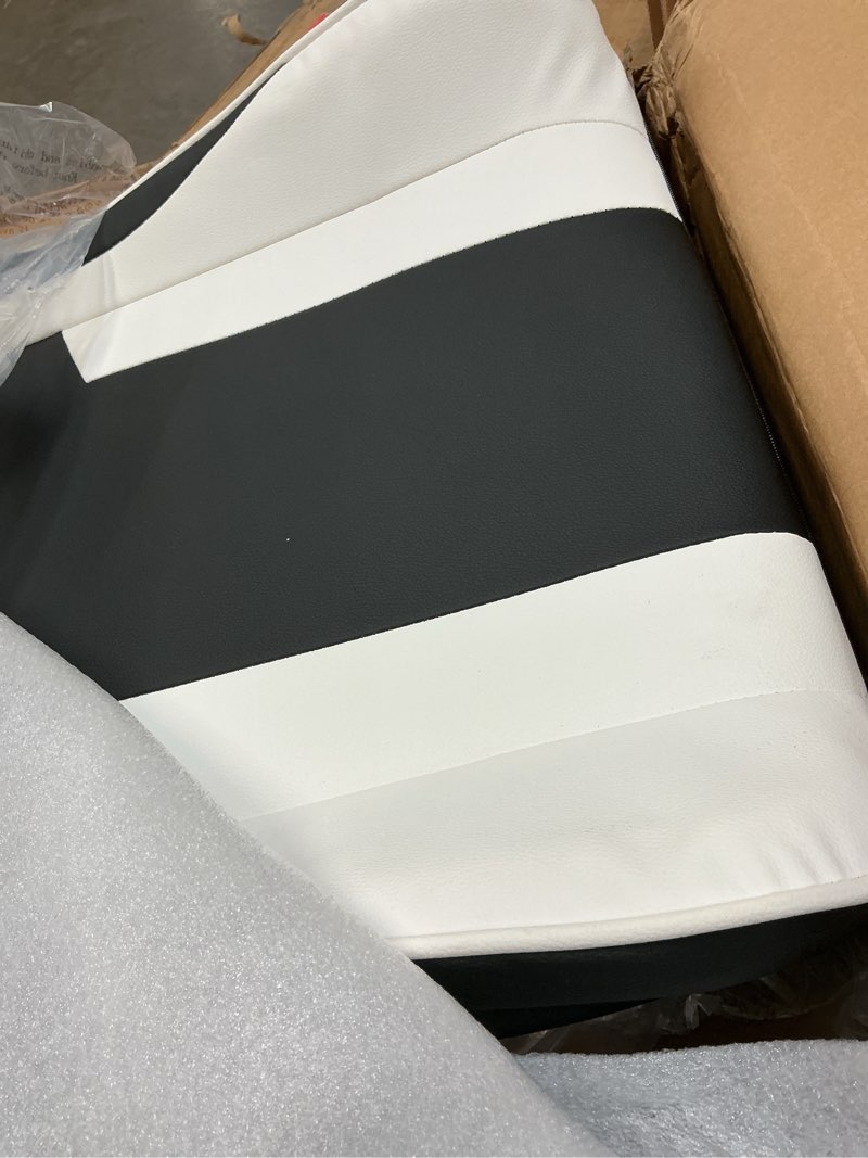Condition photo showing Good Condition for gplayer gaming chair, computer chair with footrest and lumbar support, height adjustable game chair with 360°-swivel seat and headrest and for office or gaming (pearl white)