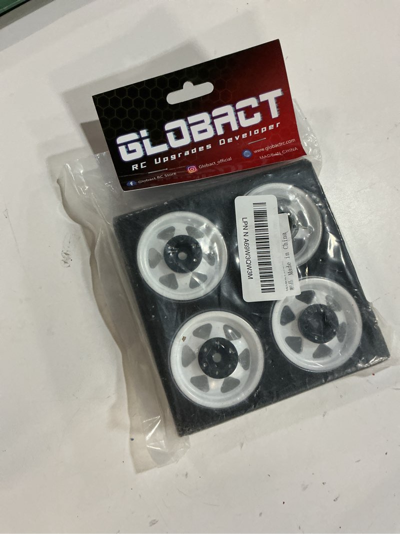 Condition photo showing New/Like New for GLOBACT 1.9 Beadlock Wheel RC Aluminum Alloy Wheel for TRX4 TRX6 Axial SCX10 Redcat 1/10 RC Crawler Upgrade Accessories (4PCS White)