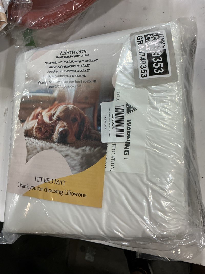 Condition photo showing New/Like New for dog mat,23"x 36"dogs crate pad,indoor non-slip & waterproof dog mat,easy wipe clean in seconds?sleeping for floor,car,sofa,crate 36"l x 23"w gray