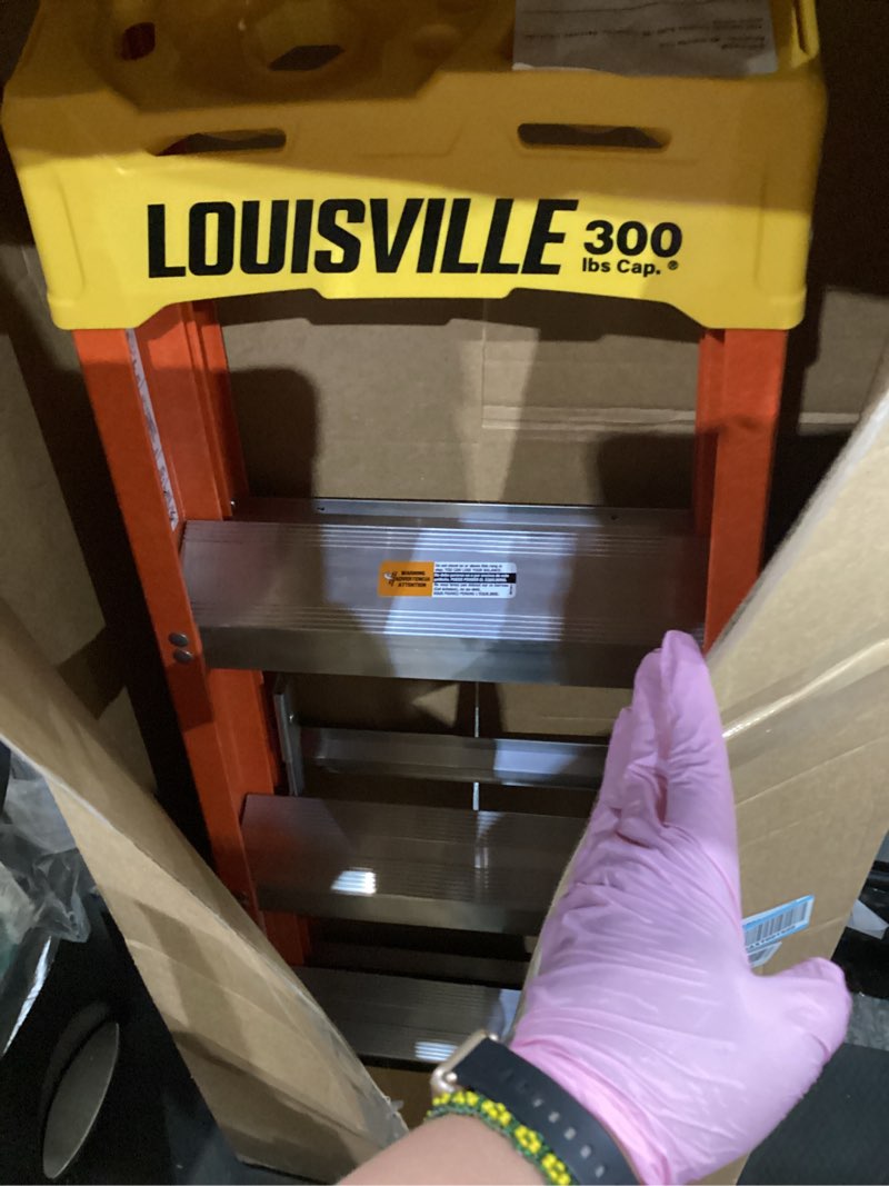 Condition photo showing Good Condition for louisville ladder 4-foot fiberglass step ladder, 300-pound load capacity, type ia, l-3016-04 4 feet stepladder