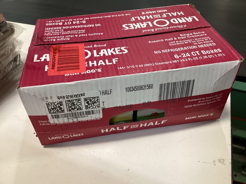 Condition photo showing New/Like New for Land O Lakes Mini Moo’s Half & Half Creamer Singles, Shelf-Stable, 24 Count (Pack of 6)