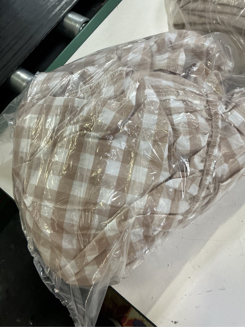 Condition photo showing As Is for organic crisp percale sheet set, queen, cafe gingham