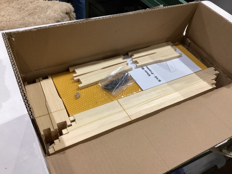 Condition photo showing Good Condition for honey lake 10 frame beehive medium super box, langstroth bee hive super box beehive starter kit 100% beeswax coated with frames and waxed foundations for beginners beekeepers (unassembled)