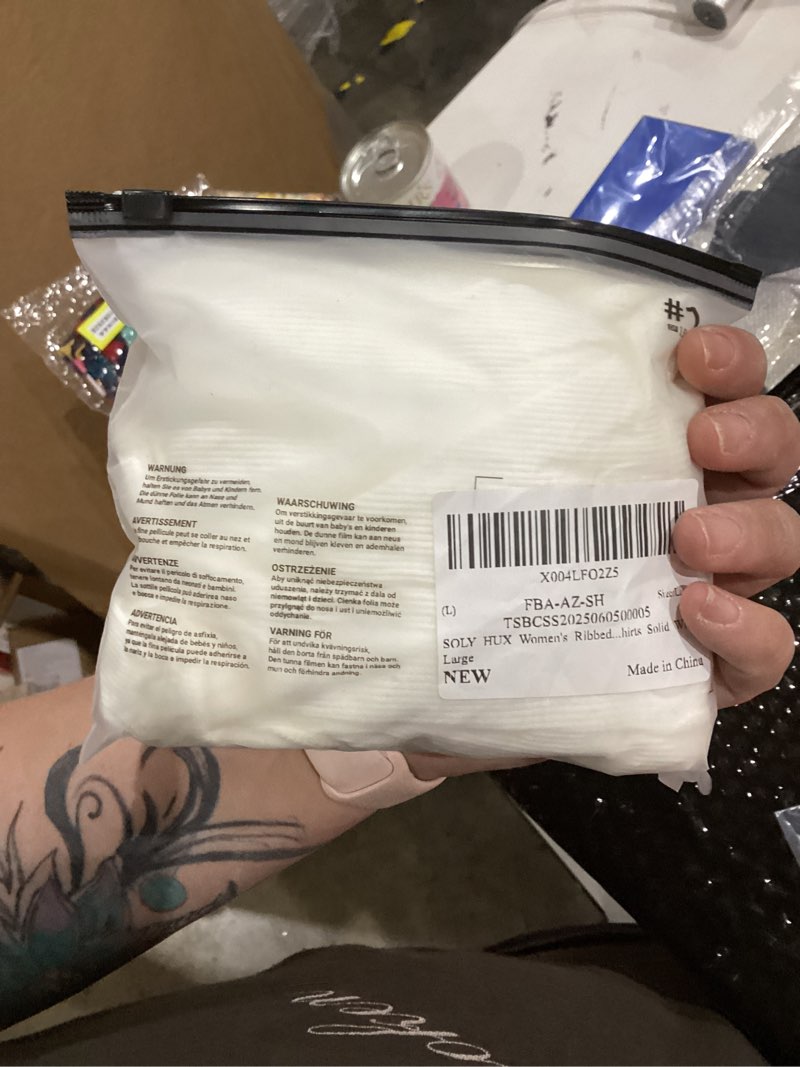 Condition photo showing New/Like New for SOLY HUX Women's Ribbed Button Down Tank Tops Square Neck Sleeveless Summer Tight Vest Shirts Large Solid White
