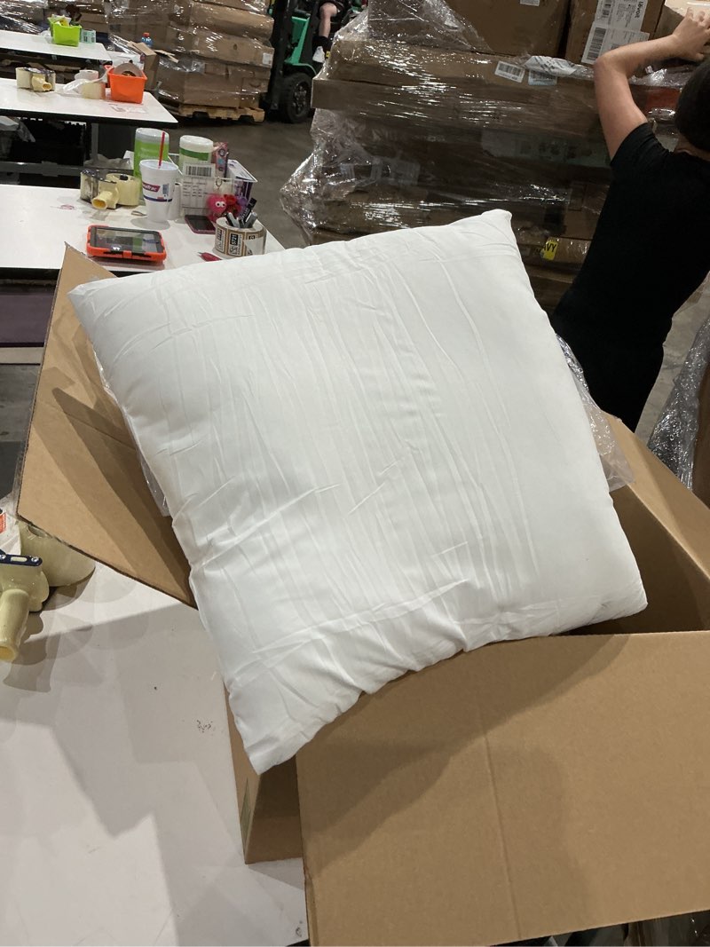 Condition photo showing As Is for hometex throw pillow insert 15" x 15" polyester filled standard cover (6 pack) 6 15"x15"