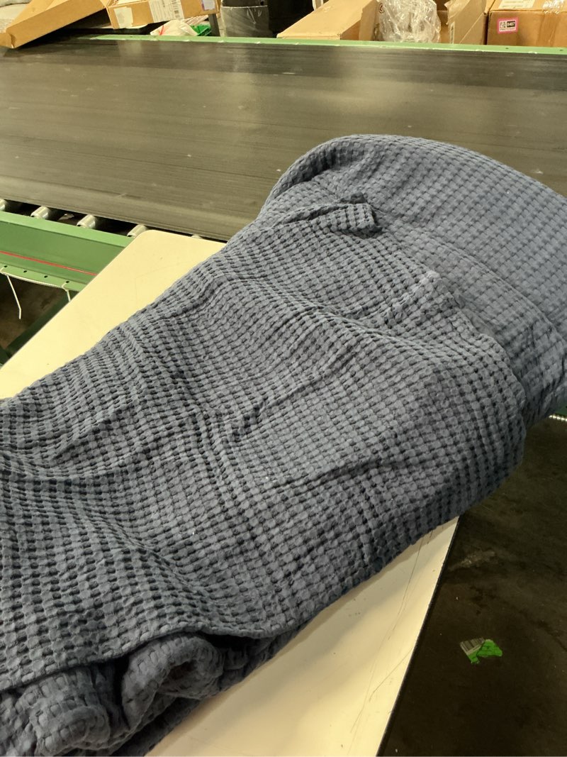 Condition photo showing As Is for mills waffle duvet cover set