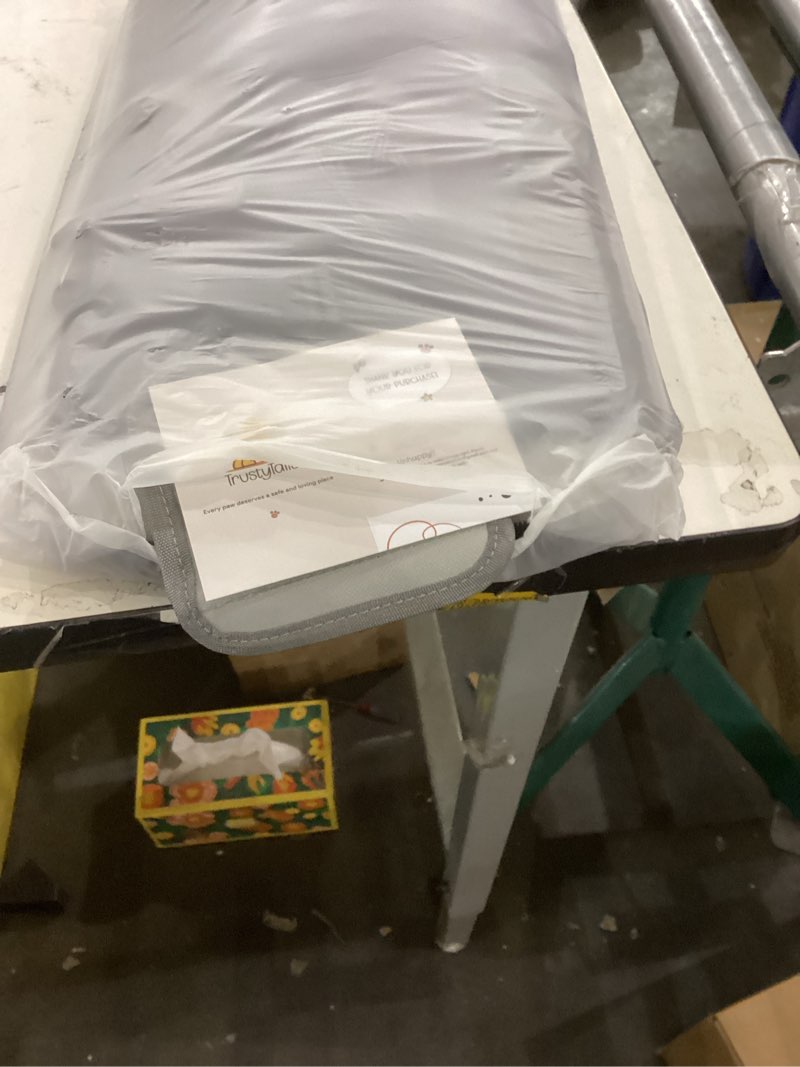 TrustyTails Dog Car Seat for Small Dogs - Foldable, up to 25kg Max Load, Adjustable Straps, Floor Pa