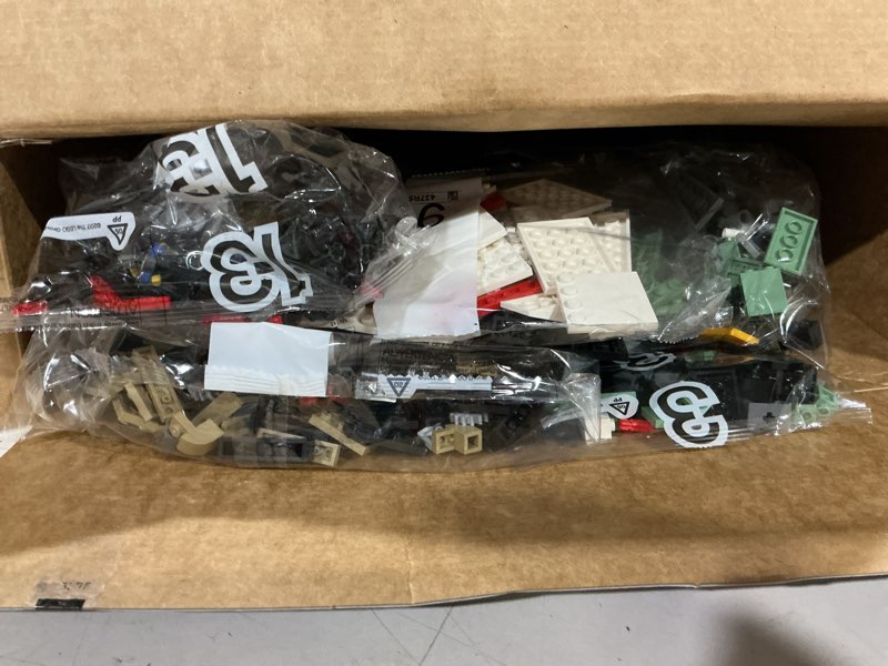 Condition photo showing Good Condition for lego icons land rover classic defender 90 - building set for adults, ages 18+ - model car kit for home office, desk decor w/realistic details - gift for men & women - 10317