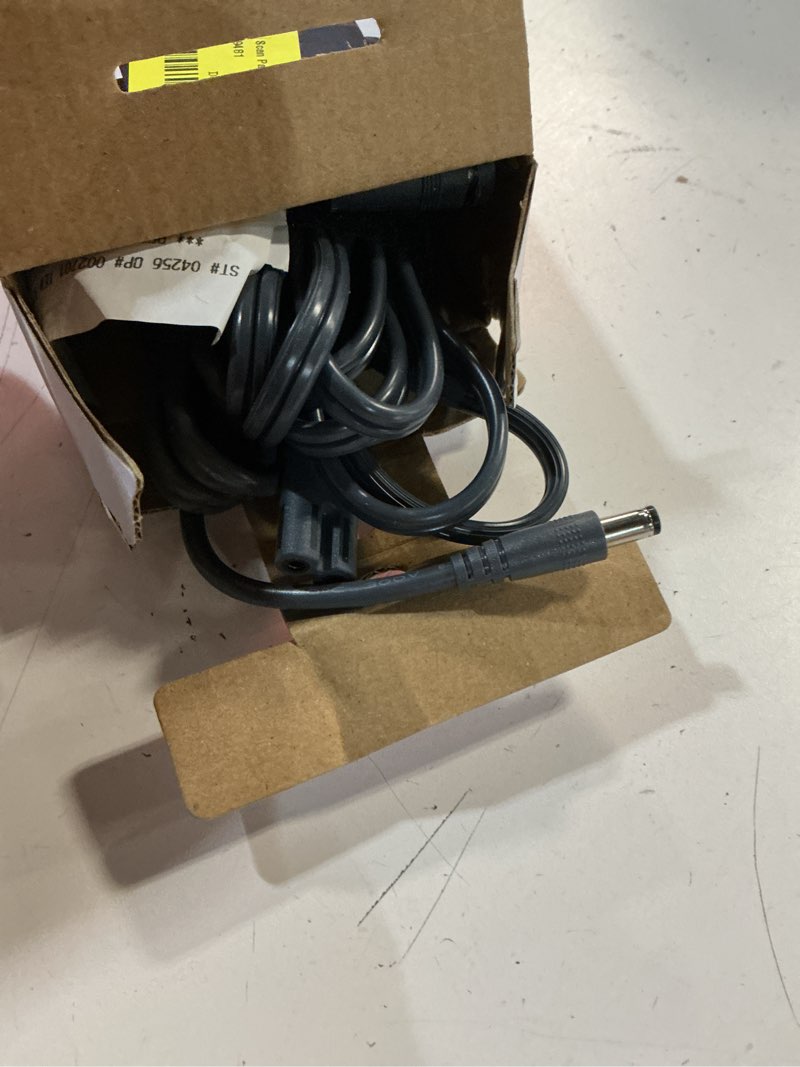 Condition photo showing Good Condition for onn. 65w laptop charger w/10 interchangeable tips, 10 ft power cord for hp, dell, lenovo laptops