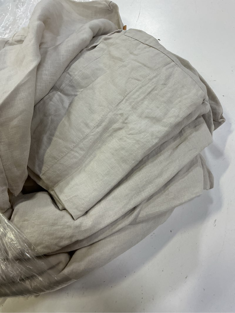 Condition photo showing Good Condition for european linen sheet set, queen, sand