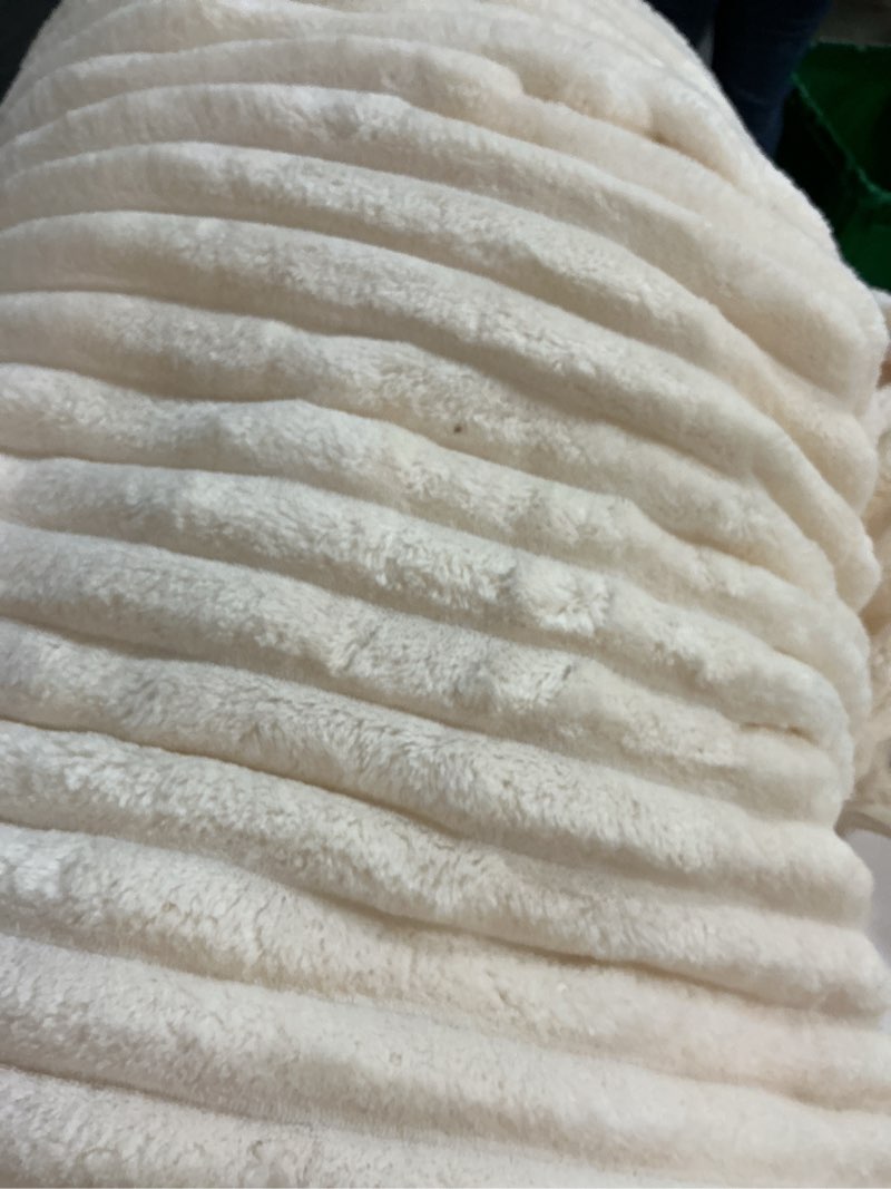 Condition photo showing Good Condition for Qucover Velvet Quilt Queen, Luxury Velvet Comforter Bedding Set, Cream Beige Striped Quilt and Sham Set, Ultra Soft Lightweight Bedspread Coverlet for All Seasons Queen Beige