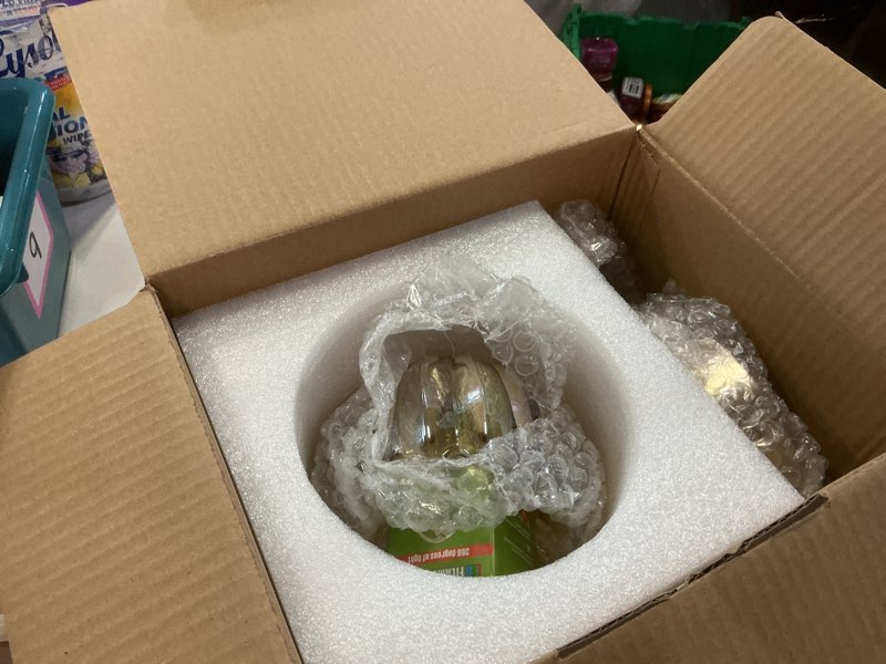 Condition photo showing Good Condition for Vintage Wall Sconce Wall Lamp Amber Tulip Shade Pattern Glass Adjustable Chain Retro Gold Wall Mounted Light, Wall Lamp Fixtures Decor for Bedside Bedroom Indoor Doorway Tulip-Amber Hardwired-Long Cord