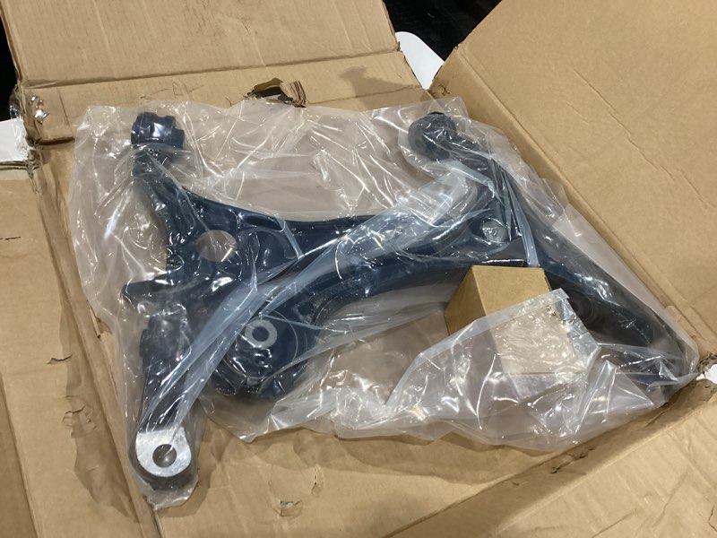 Condition photo showing New/Like New for irontree 4pcs professional front suspension kit, 2 lower control arms k640289 k640290 and 2 ball joints k80228 compatible with 2003-2007 honda accord, 2004-2008 acura tsx, oe replacement