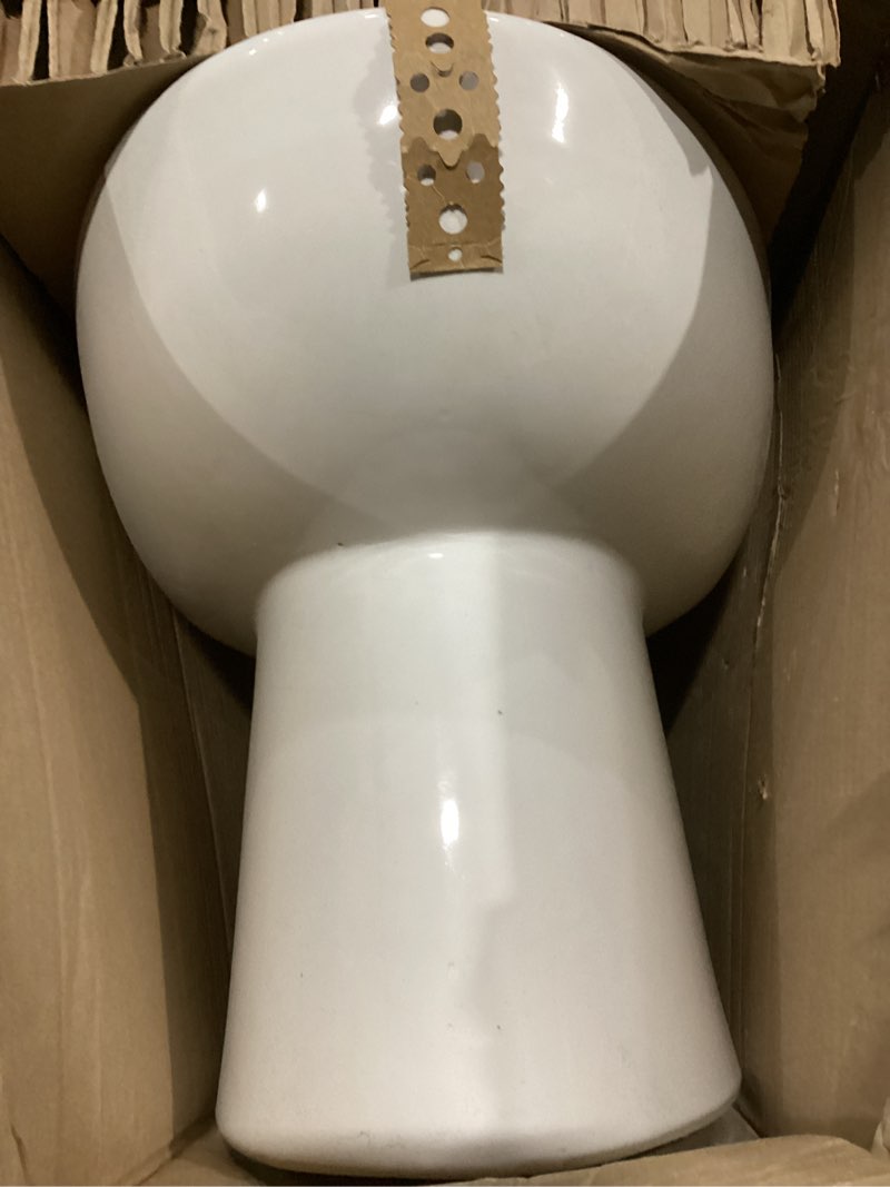 Condition photo showing Good Condition for american standard 3690.001.020 toilet bowl, white, 15.75 x 17.00 x 31.25 inches