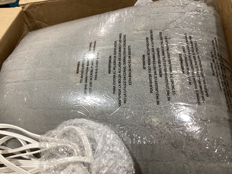 Condition photo showing Good Condition for Eastsora Heated Blanket King Size, 90“x100 Electric Blanket Heating Waffle with Dual Controllers, Fast Heating with 12 Heat Levels & 12 Hours Auto Off, with ETL & FCC for Bed(Light Gray) Gray King(90"x100")