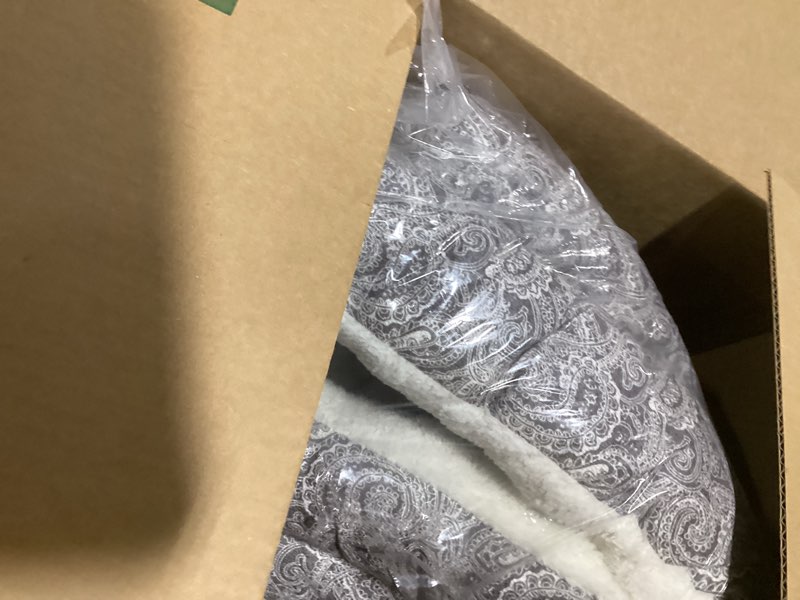 Condition photo showing Good Condition for K&H Pet Products Self-Warming Hut Cat Cave Bed, Super-Soft Self-Heating Covered Cat Tent Bed, No Electric Needed to Keep Pets Warm, Also for Small Dogs, Machine Washable - Small 19 X 18in Gray
