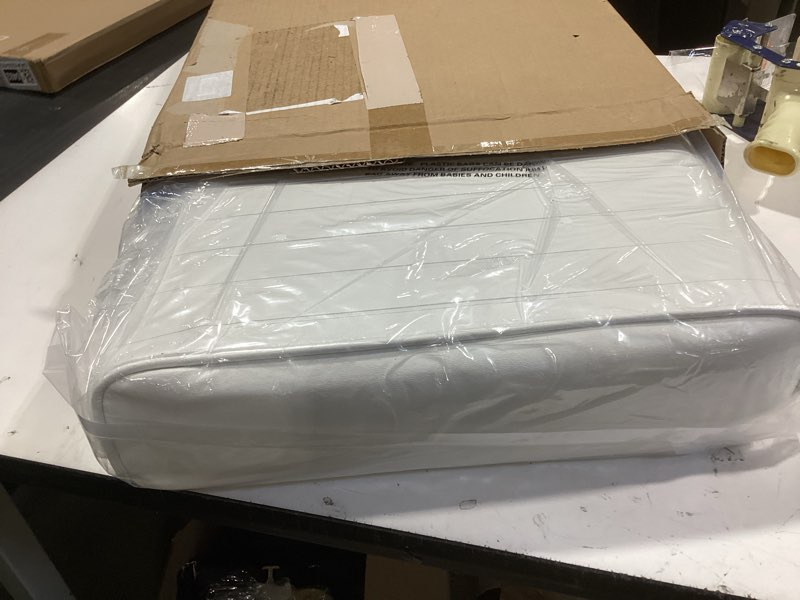 Condition photo showing Good Condition for wise 8wd159-r-s replacement seat cushion for wise 8wd159 series 50 quart swingback cooler seat, white