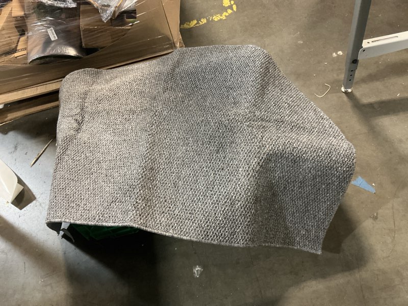Condition photo showing New/Like New for yihouse half circle rug 31" x 48", front door mat entrance rugs non slip, dirt trapper washable low 