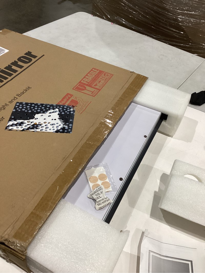 Condition photo showing Good Condition for https://www.amazon.com/keonjinn-bathroom-adjustable-daylight-anti-fog/dp/b08fc7dnfm#:~:text=keonjinn%2040%20x%2032%20in,visit%20the,-keonjinn%20store