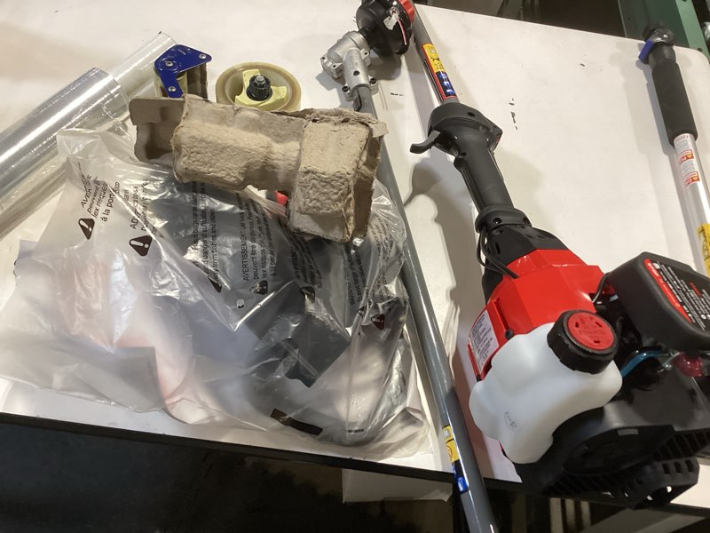 Condition photo showing Good Condition for craftsman ws2200 25-cc 2-cycle 17-in straight shaft attachment capable gas string trimmer