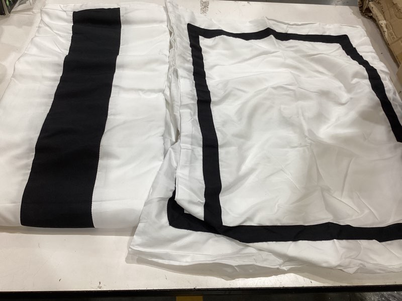 Condition photo showing As Is for superior 300-thread count cotton breathable solid duvet cover set