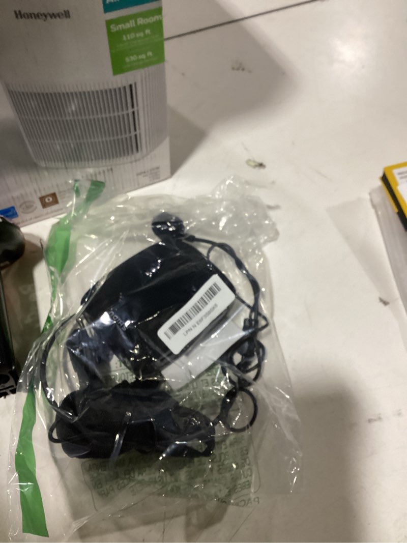 Condition photo showing New/Like New for shidu portable voice amplifier personal microphone headset for speaking rechargeable mini pa system for teachers tour guides coaches classroom singing yoga fitness instructors black