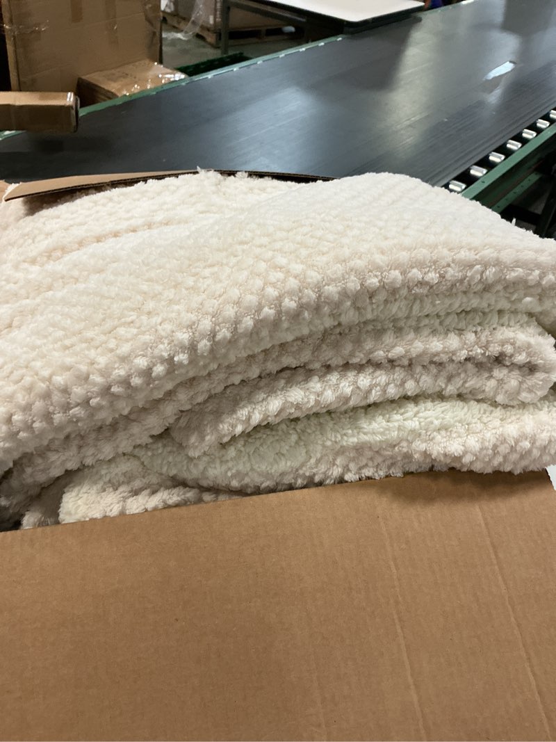Condition photo showing As Is for (unknown size)king size fuzzy fleece blanket 90x104 soft warm fluffy lightweight ivory bed