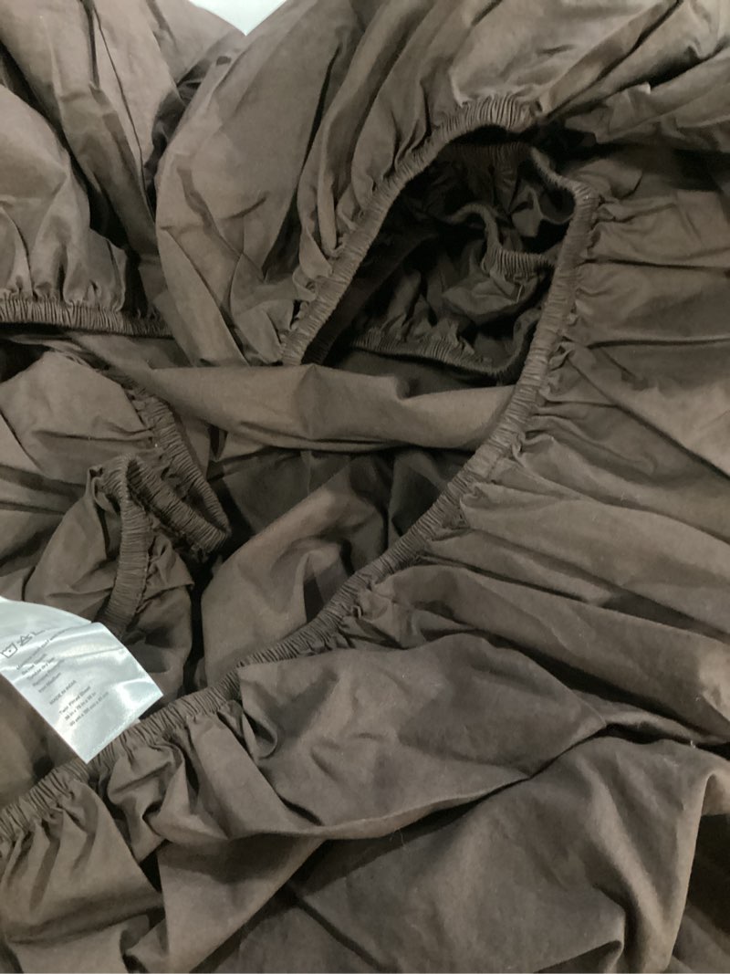 Condition photo showing Good Condition for fitted sheet brown twin
