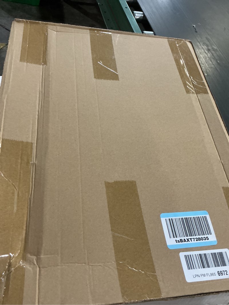 Condition photo showing New/Like New for dog crate divider panel,include 2 metal panels,4 connecting rods and 4 spacers,adjustable metal pet kennel divider,20.4''h ,adjustable width 13.7"-25.48",fit medium dog crate (crate not included) 15.74x20.47 in