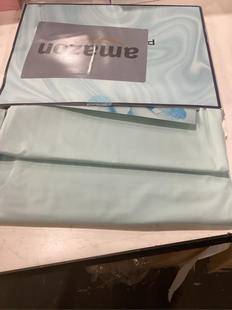 Condition photo showing New/Like New for ice cooling pillowcase for hot sleepers, instantly cool, stays cold all night, softer than silk pillow cases, pillow covers with invisible zipper, gift for men & women - standard, mint blue (1 pack) mint blue standard