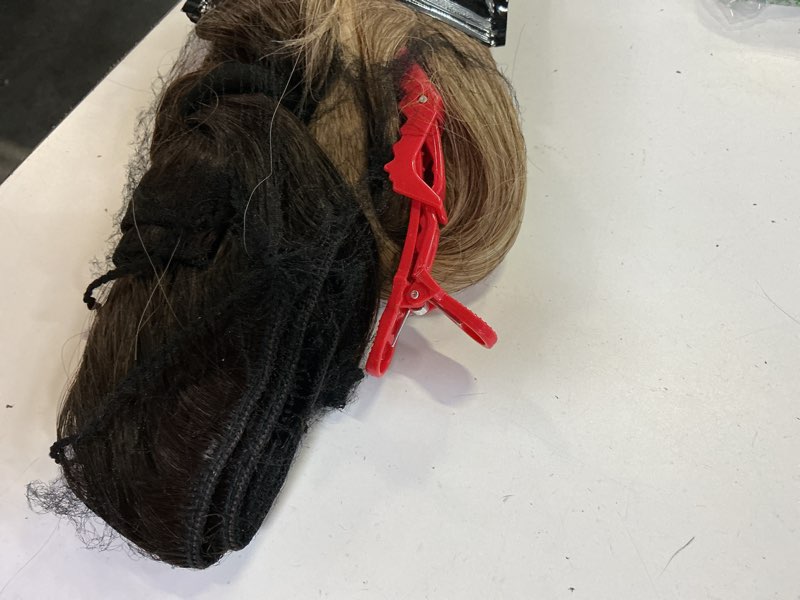 Condition photo showing Good Condition for nayoo clip in long wavy hair extensions for women 4pcs curly synthetic thick hairpieces with fiber double weft hair full head?20 inch, ombre brown to blonde ? 20 inch ombre brown to blonde