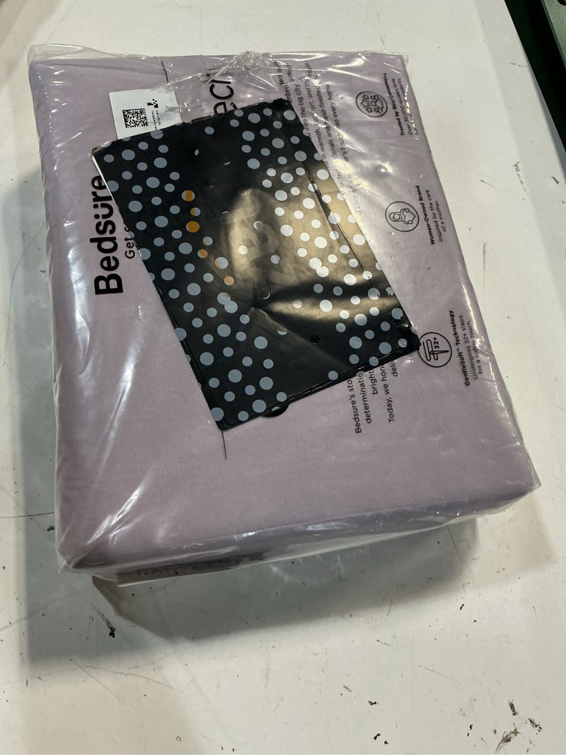 Condition photo showing New/Like New for bedsure dusty purple duvet cover queen size - 3 pieces prewashed cotton-like polyester extra soft bedding set, includes 1 duvet cover 90x90 inches with zipper closure & 2 pillow shams, no comforter 06 - dusty purple (no comforter) queen (90" x 90")