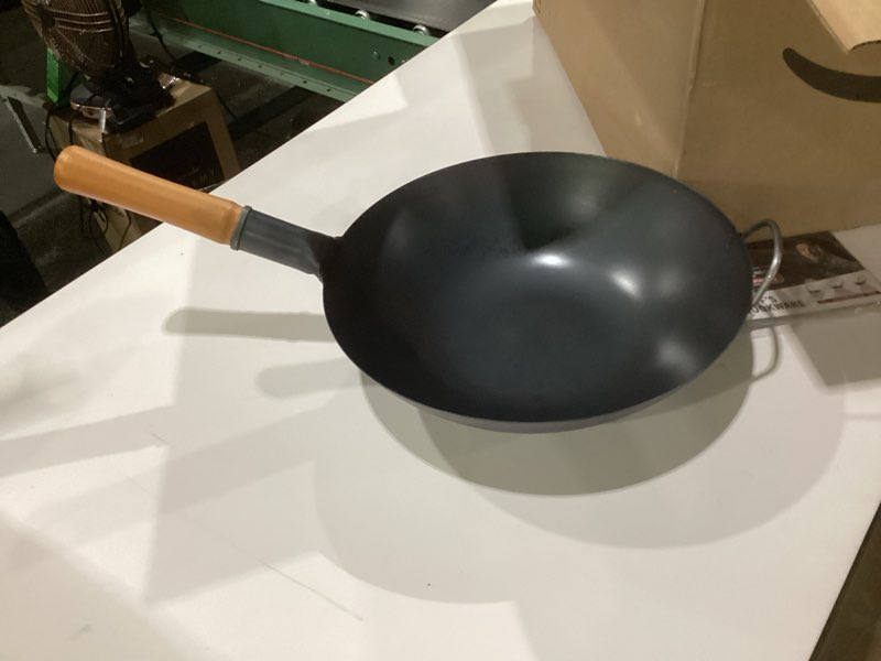 Condition photo showing Good Condition for yosukata 13.5" carbon steel wok pan – pre-seasoned flat bottom pow wok for stir fry, bbq, grill & camping – traditional japanese chinese cookware – compatible with induction, electric, gas, open fire
