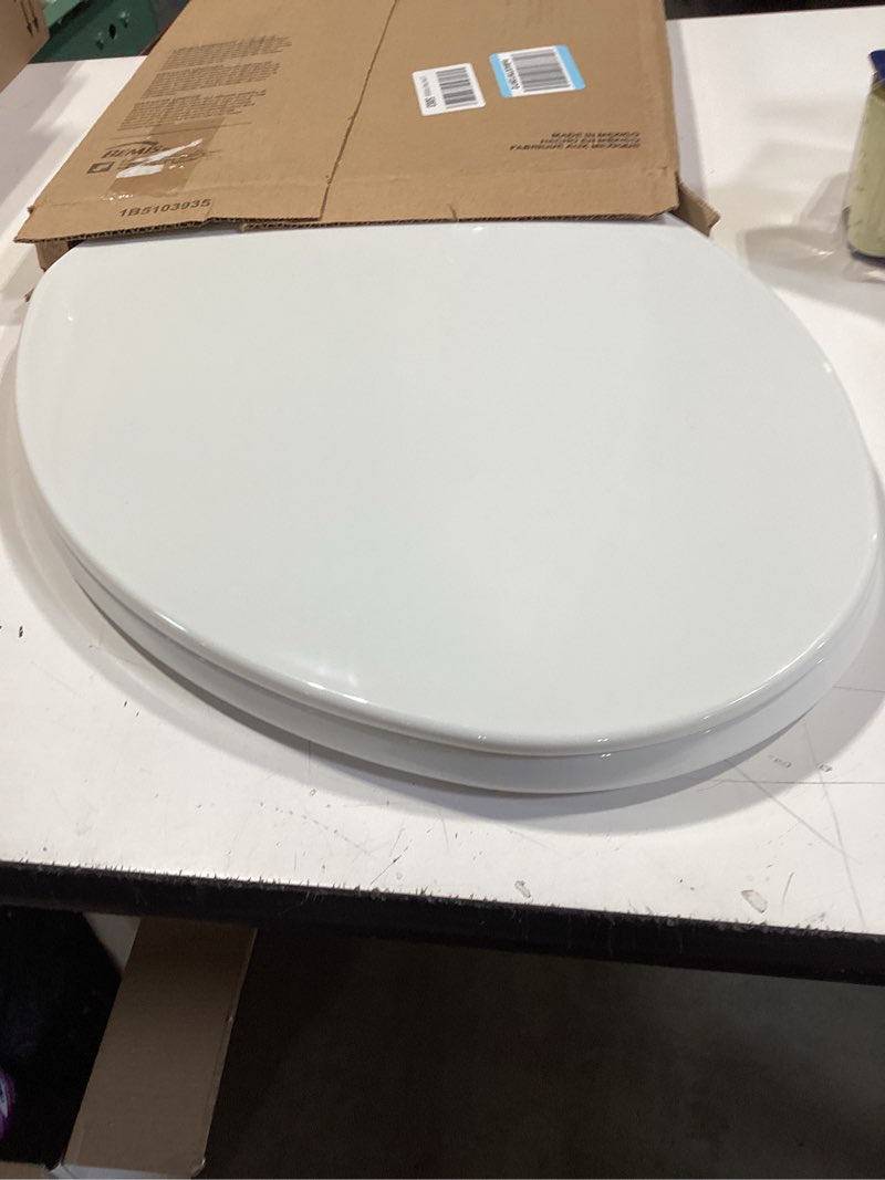 Condition photo showing Good Condition for bemis 170 durable plastic toilet seat, elongated, white