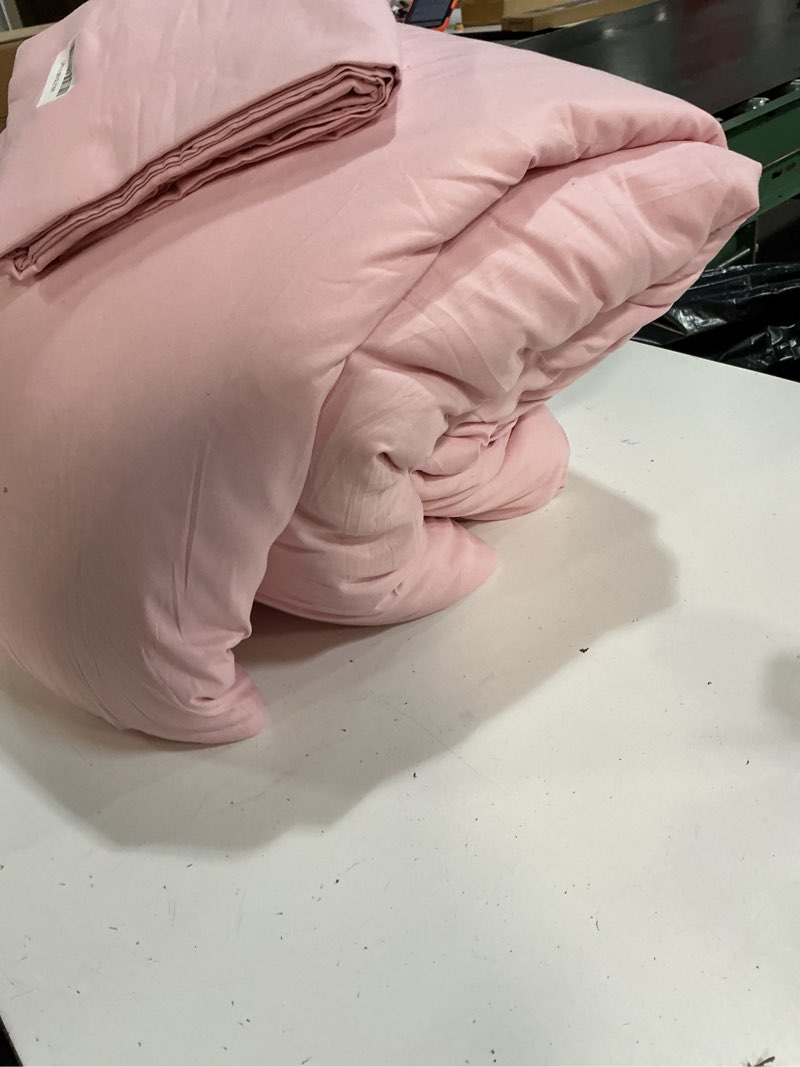 Condition photo showing Good Condition for muxhomo pink california king comforter set, all season ultra soft down alternative bedding - 3 piece lightweight bed set includes 1 comforter (104"x96") and 2 pillow shams (20"x36") cal king(104"x 96") 02 - pink