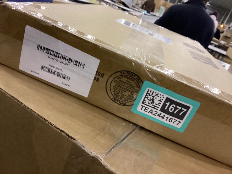 Condition photo showing New/Like New for Hot Wheels Track Set with 1:64 Scale Toy Car, 4 Intersections for Crashing, Powered by a Motorized Booster, Criss-Cross Crash Track (Amazon Exclusive) Crash Set