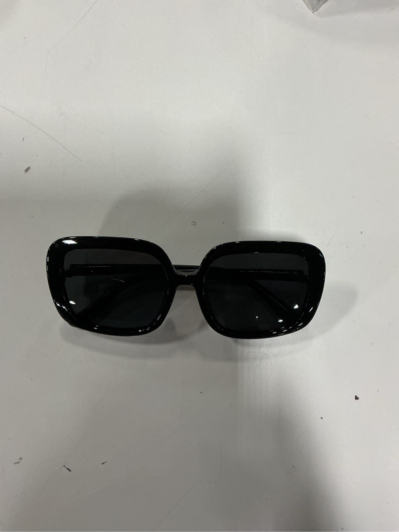 https://lotting-media.assets.bidfta.com/lotting_8b00f607-d0bb-49ea-b3a8-92bc0e30b3a8