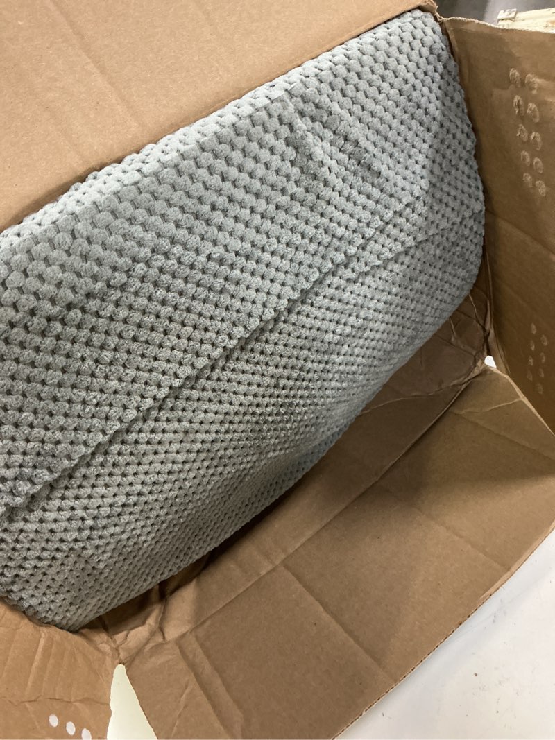 Condition photo showing Good Condition for chic threads dog stairs for small dogs, 3-step dog stairs for high beds and couch, pet steps for small dogs and cats?non-slip stable indoor dog steps