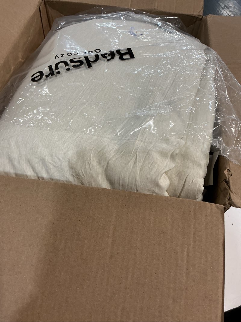 Condition photo showing Good Condition for bedsure king size comforter set - beige king comforter set, soft bedding for all seasons, cationic dyed bedding set, 3 pieces, 1 comforter (104"x90") and 2 pillow shams (20"x36"+2") king 01 - beige melange