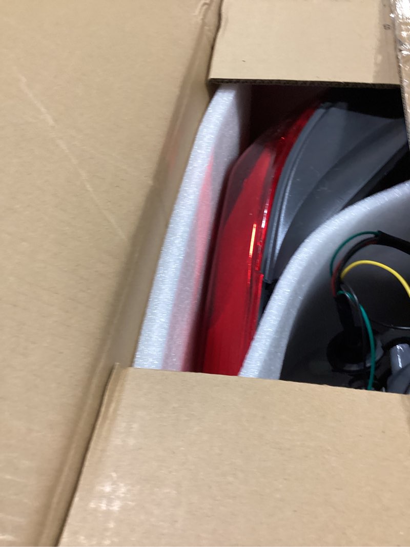 Condition photo showing Good Condition for Tail Light Assembly Pair Compatible with 2011 2012 2013 Hyundai Elantra Halogen Outer Rear Brake Lamp, Replaces# 924013Y000 924023Y000 HY2804119 HY2805119 Left & Right