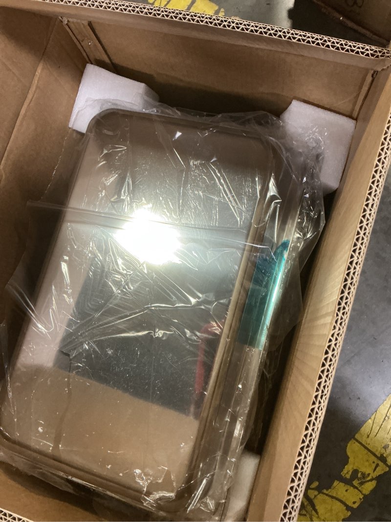 Condition photo showing Good Condition for Chafing Dishes for Buffet 4 Pack 7pan, 9QT [Elegant Gold and Silver Colors] Stainless Steel Chafing Dish Buffet Set [Sturdy and High Grade] Chafers and Buffet Warmers Sets 4 Pack-7pan Gold