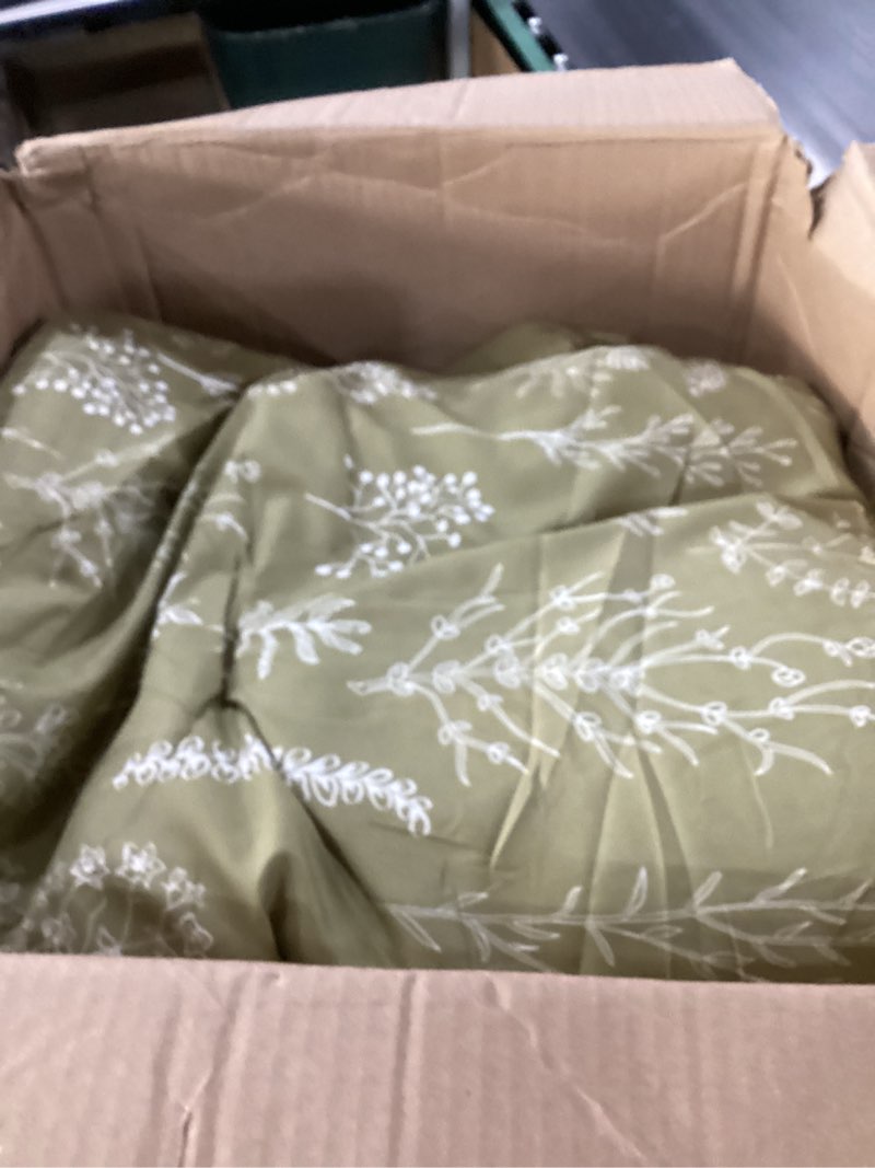 green blanket unknown size