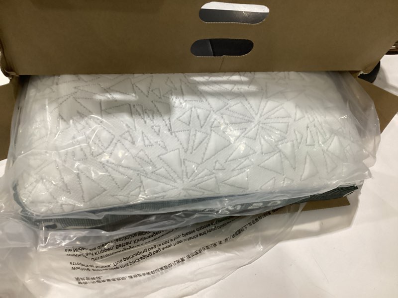 Condition photo showing Good Condition for bedgear storm performance pillow size 2.0 - medium firm cooling pillow for all sleep positions - back, side, stomach sleepers - includes hypoallergenic, washable, and removable cover - white