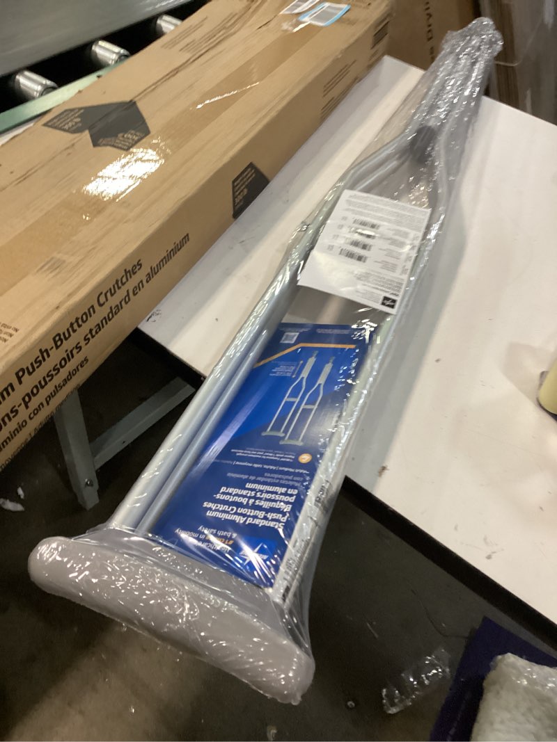 Condition photo showing New/Like New for Medline Aluminum Crutches for Kids, Adults & Seniors, Walking Aid, 300 LB Weight Capacity,1 Pair, Fitting 5'2\\\" - 5'10\\\" Medium, 5'2\\\"-5'10\\\"set
