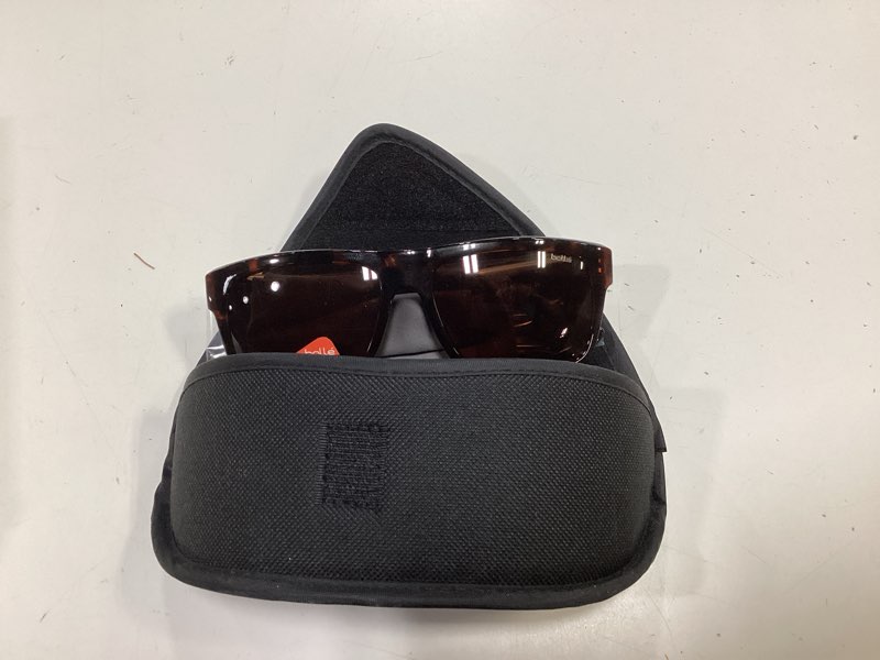 Condition photo showing Good Condition for bolle clint sunglasses shiny tortoise