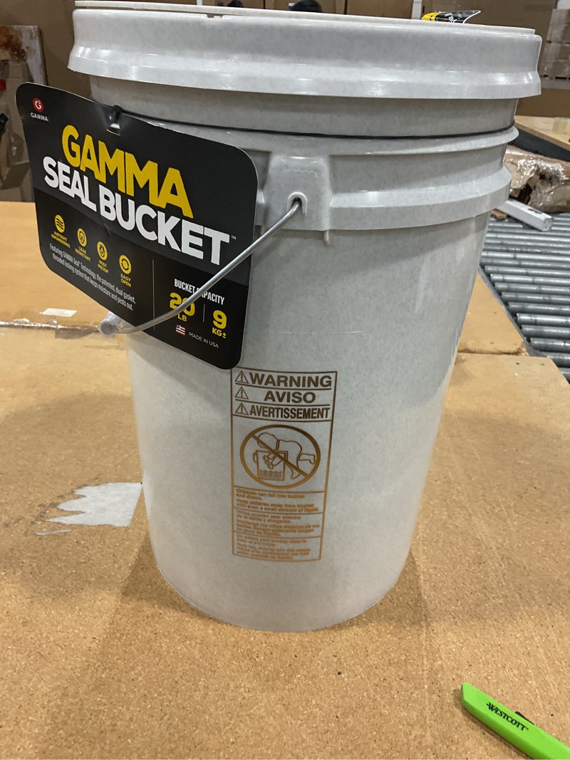 Condition photo showing New/Like New for gamma2 vittles vault dog food storage container, up to 20 pounds dry pet food storage, made in usa