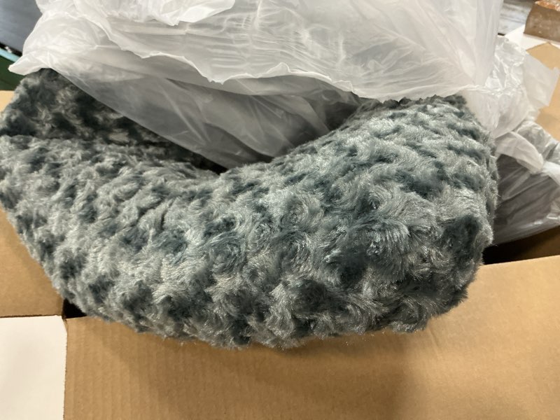 Condition photo showing Good Condition for KSIIA Washable Dog Bed Deluxe Plush Dog Crate Beds Comfy Kennel Pad Anti-Slip Pet Sleeping Mat for Large, Jumbo, Medium, Small Dogs Breeds, 35" x 23", Dark Grey Dark Grey 35.0"L x 23.0"W x 3.5"Th
