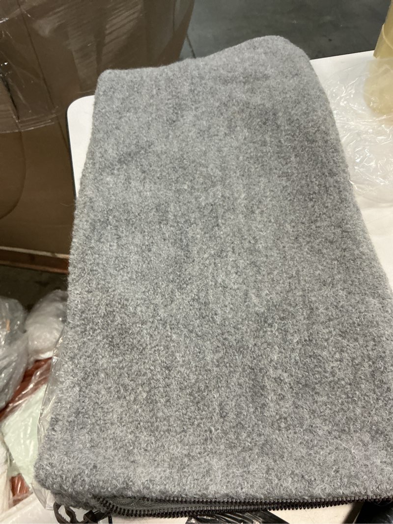 Condition photo showing Good Condition for alpaca boucle pillow cover 20x20